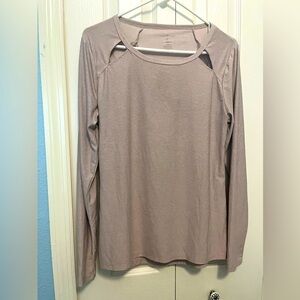 Women’s workout long sleeve top. Size M. Cutout details. Pale pink